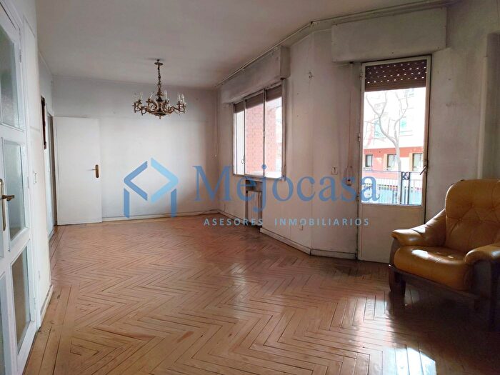 Piso en venta en Ciudad Lineal, Quintana de 5 habitaciones