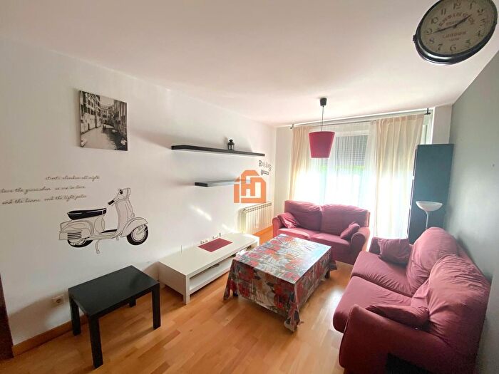 Casas en venta y pisos alquiler - 1