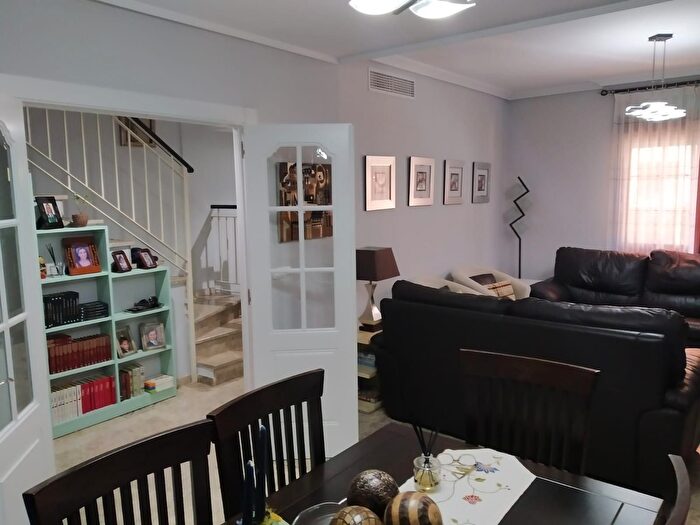 Casas en venta y pisos alquiler - 2