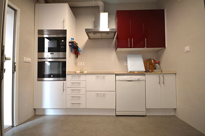 Casas en venta y pisos alquiler - 3