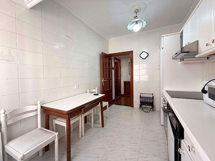 Casas en venta y pisos alquiler - 2