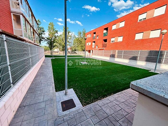 Casas en venta y pisos alquiler - 1
