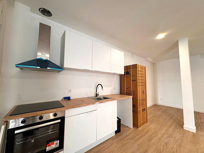 Casas en venta y pisos alquiler - 1