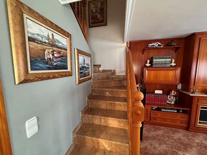 Casas en venta y pisos alquiler - 3