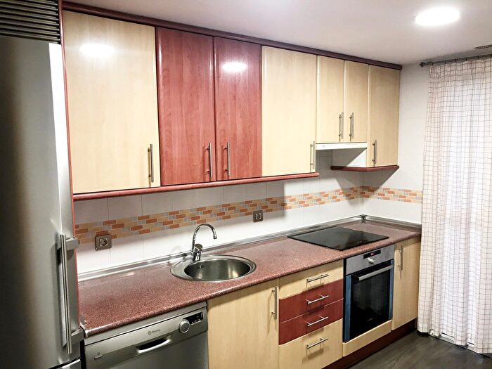 Casas en venta y pisos alquiler - 3