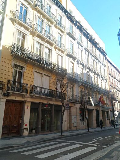 Casas en venta y pisos alquiler - 1