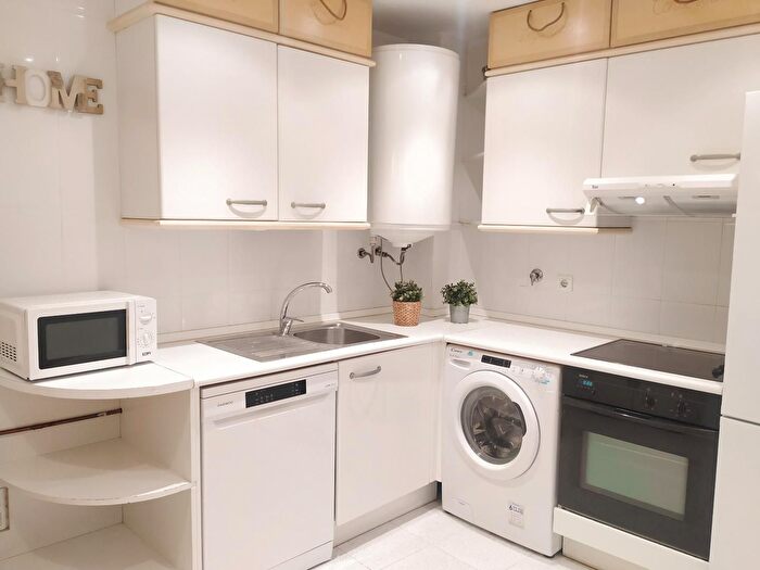 Casas en venta y pisos alquiler - 3
