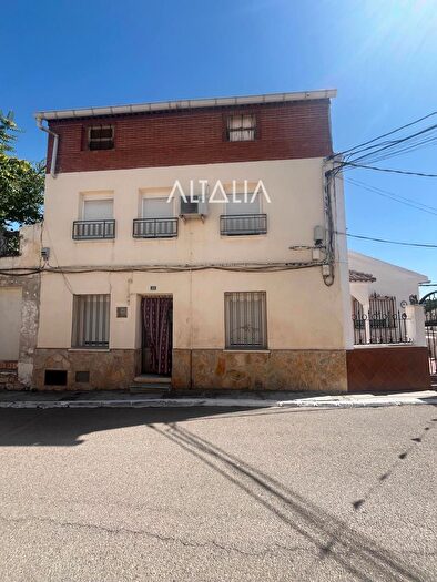 Casas en venta y pisos alquiler - 1