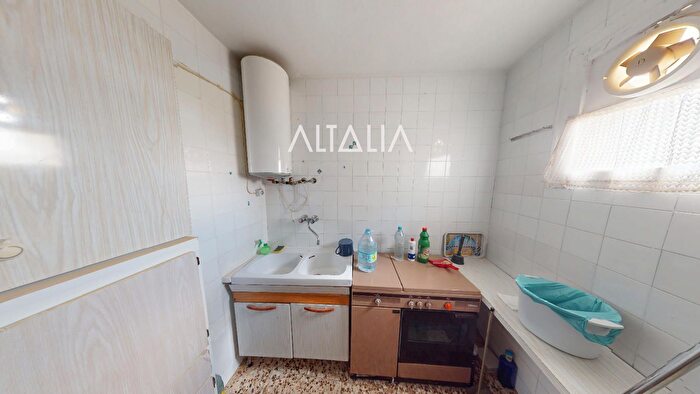 Casas en venta y pisos alquiler - 3