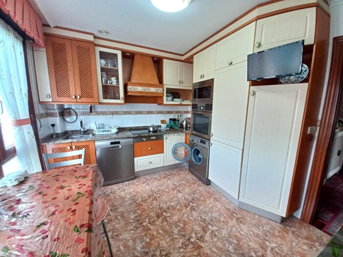 Casas en venta y pisos alquiler - 3