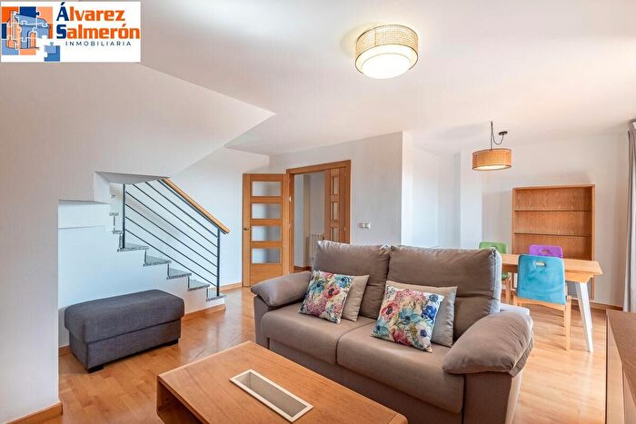 Casas en venta y pisos alquiler - 3