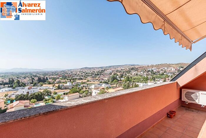 Piso en venta en Barrio de la Vega, Monachil de 2 habitaciones