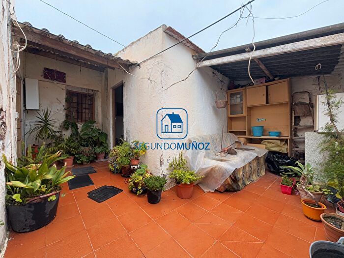 Casas en venta y pisos alquiler - 1