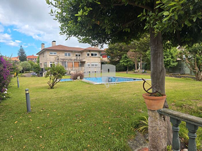 Casa en venta en Coruxo Oia Saiáns, Vigo de 5 habitaciones