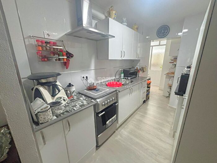 Casas en venta y pisos alquiler - 2