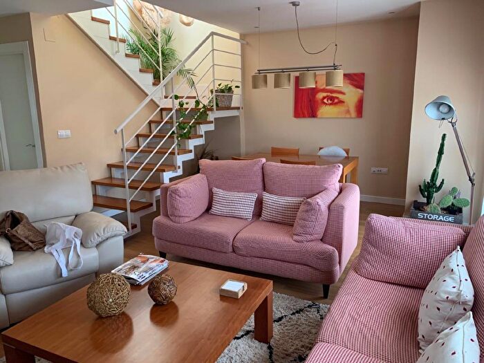 Casas en venta y pisos alquiler - 1
