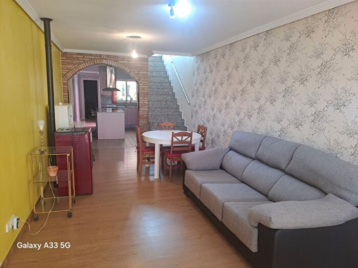 Casas en venta y pisos alquiler - 1