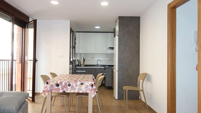 Casas en venta y pisos alquiler - 1