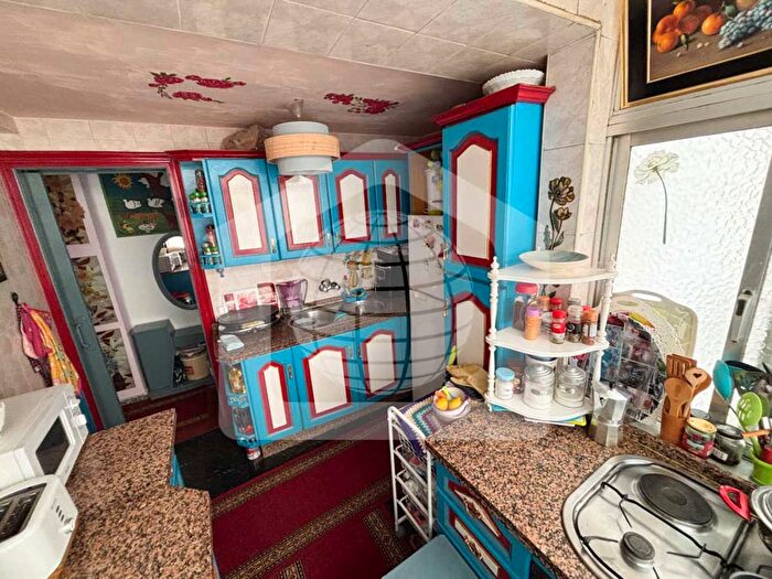 Casas en venta y pisos alquiler - 2