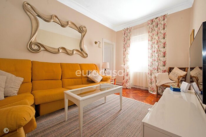 Casas en venta y pisos alquiler - 1