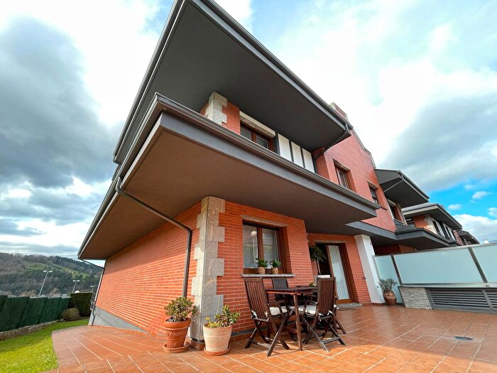 Casa en venta en Durango, Bizkaia de 5 habitaciones