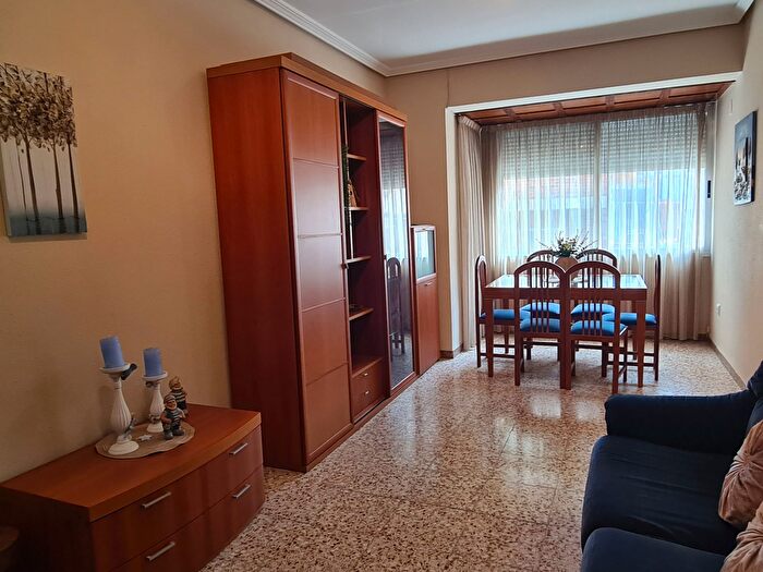 Casas en venta y pisos alquiler - 3