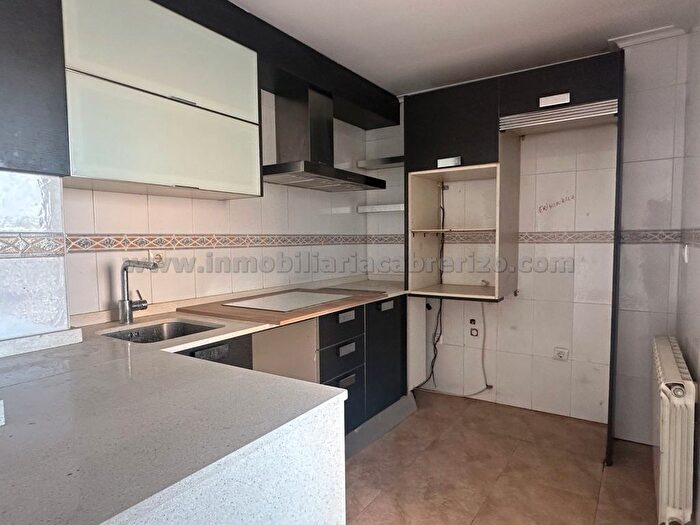 Casas en venta y pisos alquiler - 3