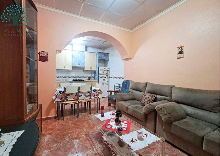 Casas en venta y pisos alquiler - 1