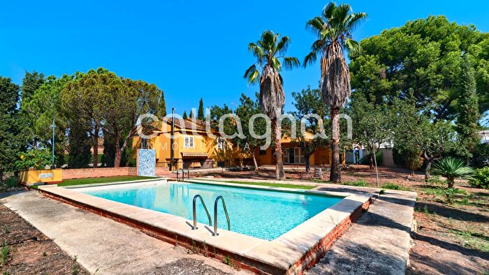 Casa en venta en Los Pinares La Masia, Bétera de 5 habitaciones