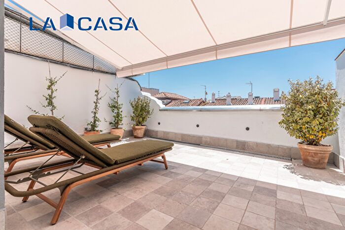 Casas en venta y pisos alquiler - 1