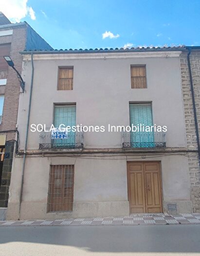 Casas en venta y pisos alquiler - 1