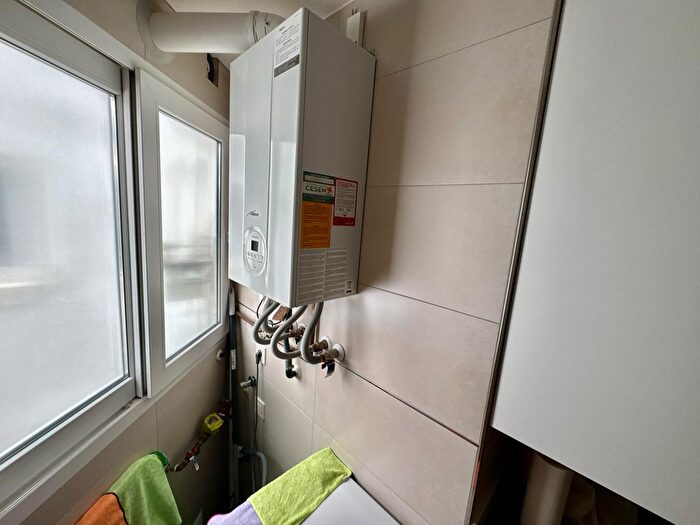 Casas en venta y pisos alquiler - 3