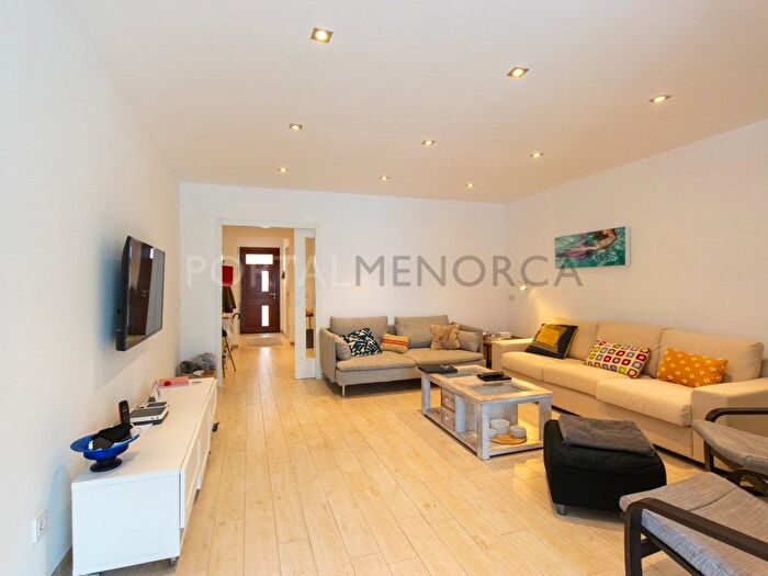 Casas en venta y pisos alquiler - 3