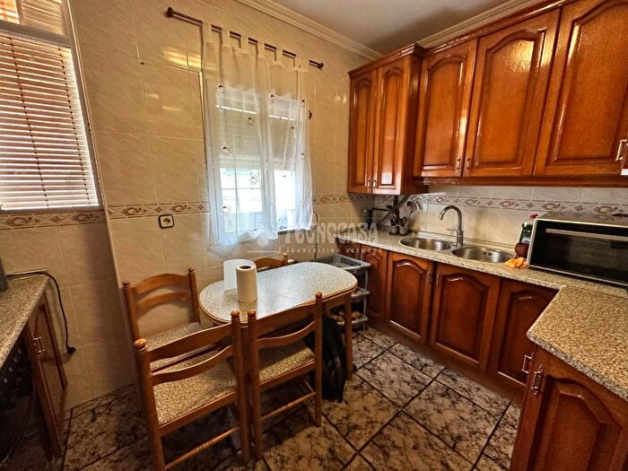 Casas en venta y pisos alquiler - 3