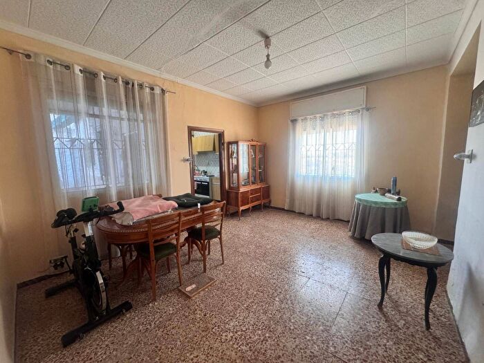 Casas en venta y pisos alquiler - 2