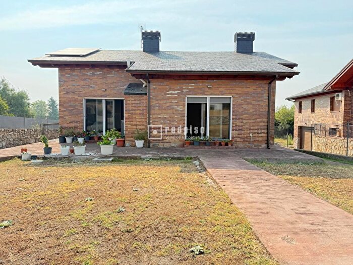 Casas en venta y pisos alquiler - 1