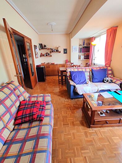 Casas en venta y pisos alquiler - 3