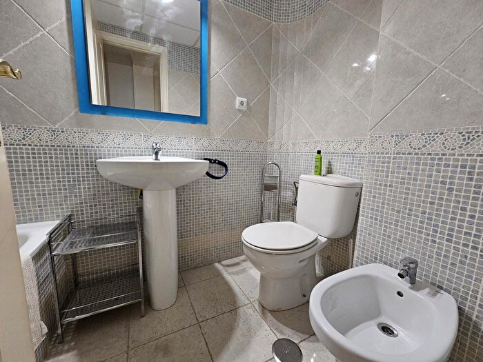Casas en venta y pisos alquiler - 2