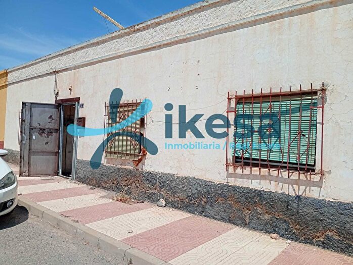 Casas en venta y pisos alquiler - 1