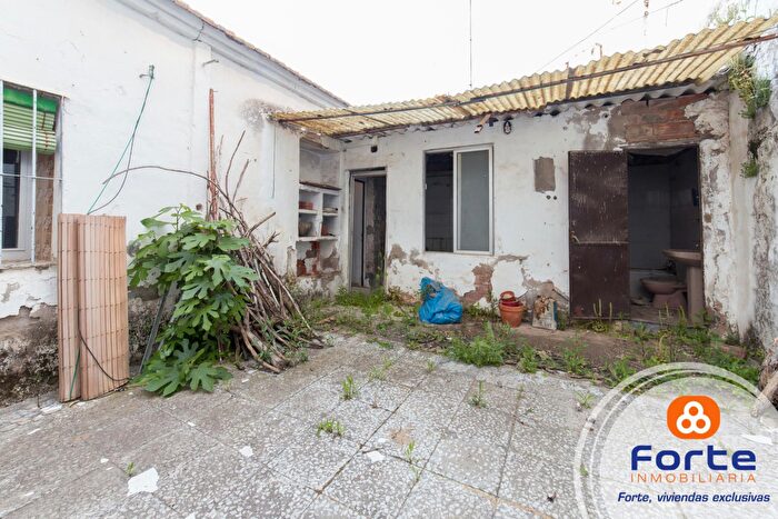Casas en venta y pisos alquiler - 1