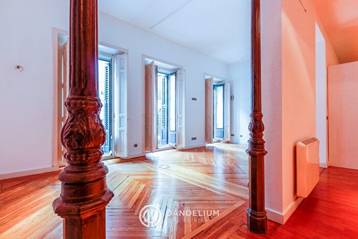 Piso en alquiler en Centro, Justicia Chueca de 2 habitaciones