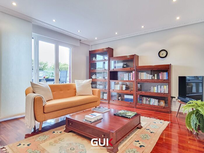 Casas en venta y pisos alquiler - 3