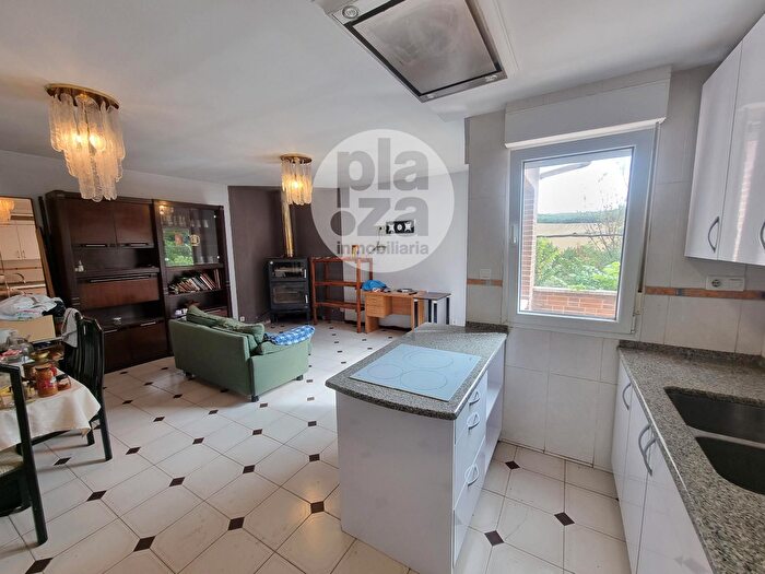 Casas en venta y pisos alquiler - 3