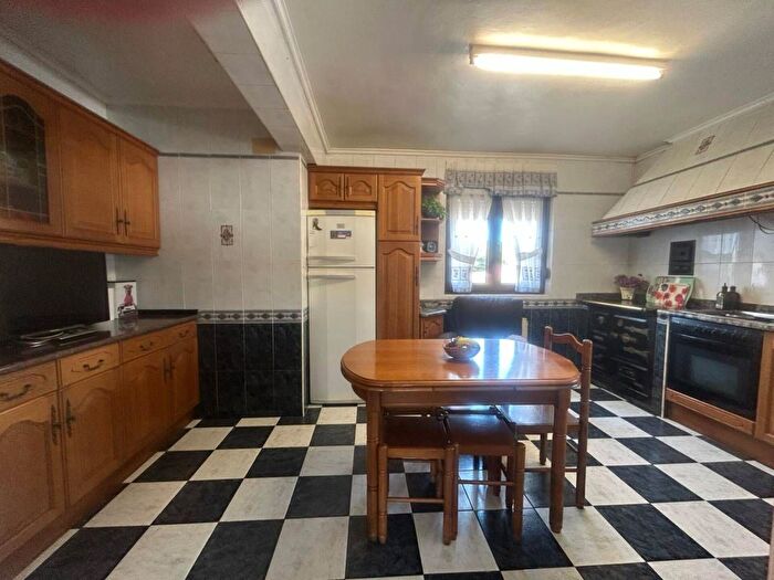 Casas en venta y pisos alquiler - 2