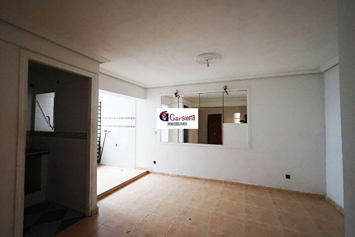 Casas en venta y pisos alquiler - 1