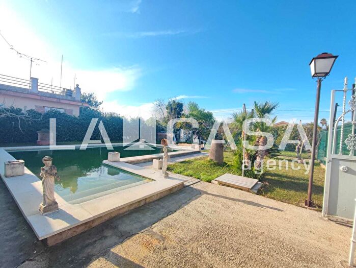 Casa en venta en Oromana, Alcalá de Guadaira de 3 habitaciones