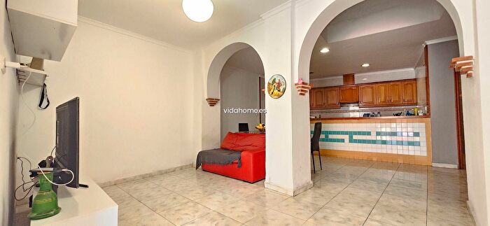 Casas en venta y pisos alquiler - 2
