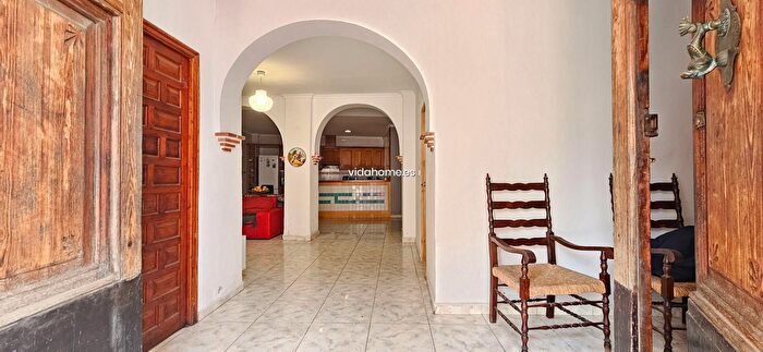 Casa en venta en Oliva pueblo, Oliva de 4 habitaciones
