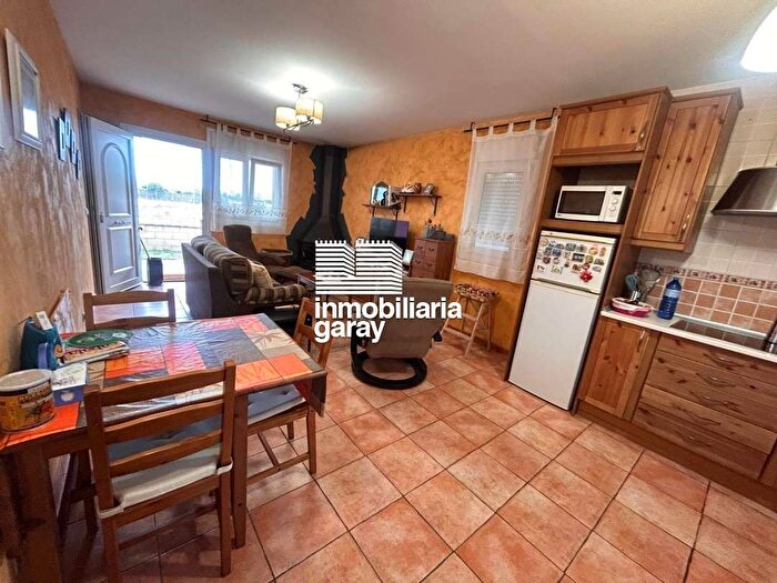 Casas en venta y pisos alquiler - 3