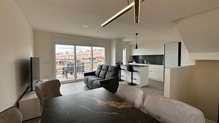 Casas en venta y pisos alquiler - 2